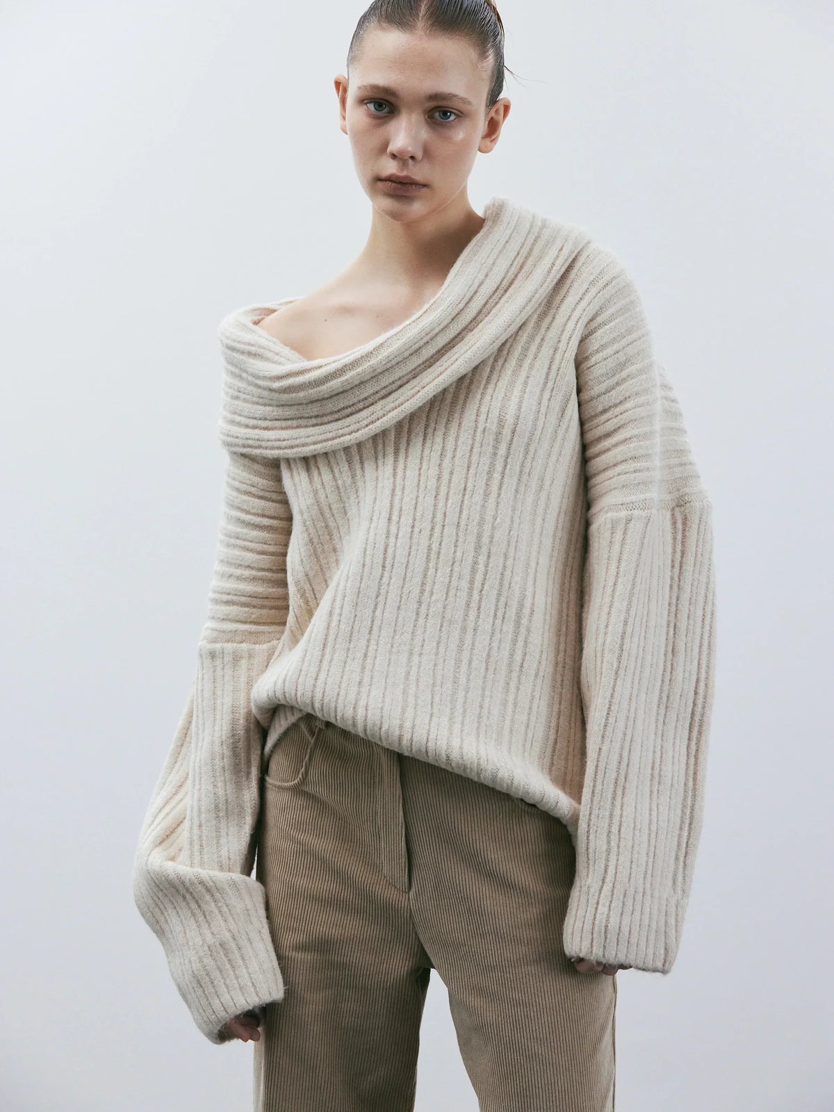 Oversized Wool Sweater | Women’s Sweater with Breathable Warmth and a Classic Knit Pattern