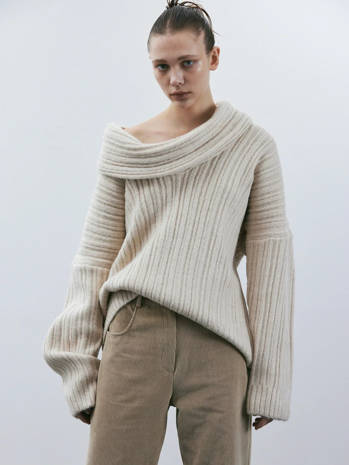 Oversized Wool Sweater | Women’s Sweater with Breathable Warmth and a Classic Knit Pattern