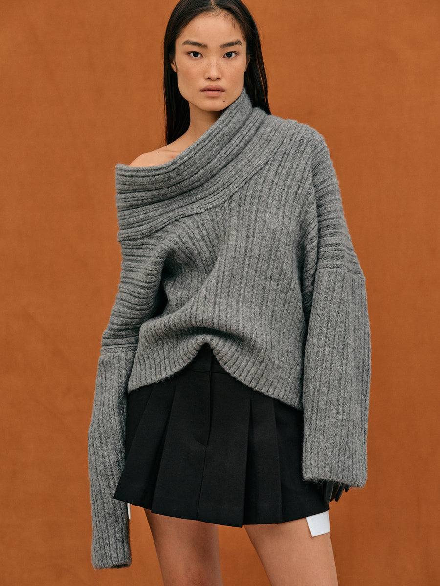Oversized Wool Sweater | Women’s Sweater with Breathable Warmth and a Classic Knit Pattern