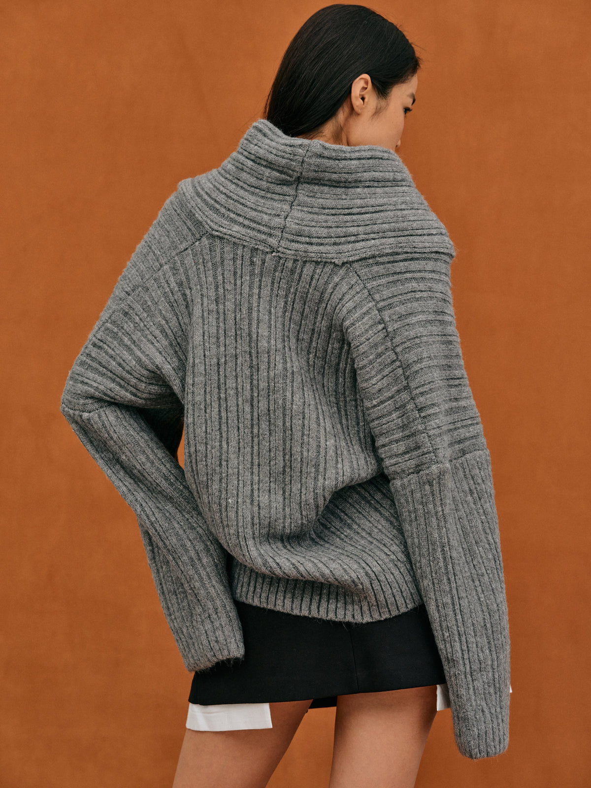 Oversized Wool Sweater | Women’s Sweater with Breathable Warmth and a Classic Knit Pattern