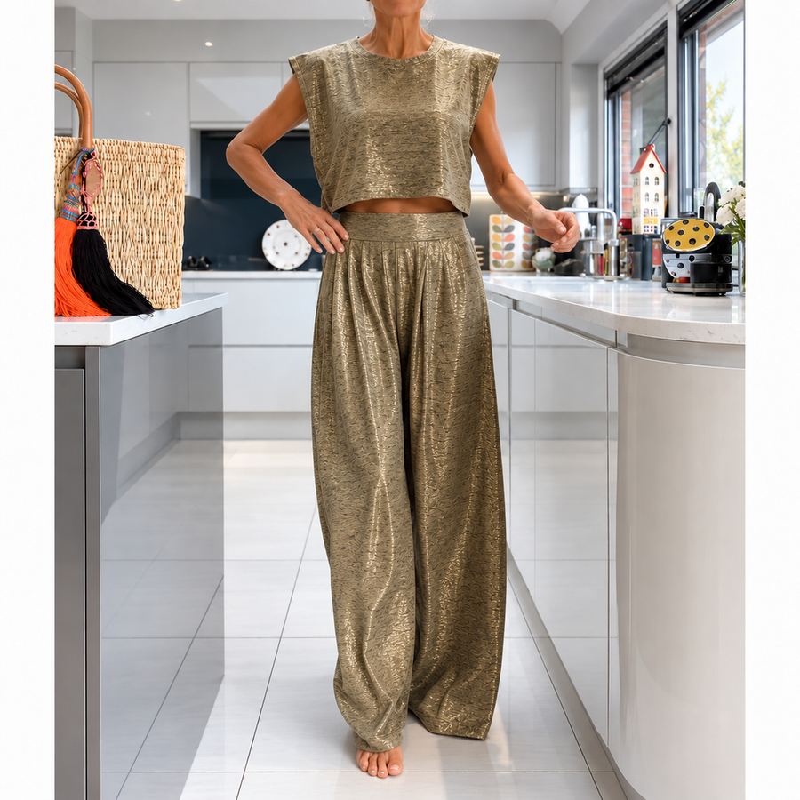 Lasira – Chic Shimmering Set